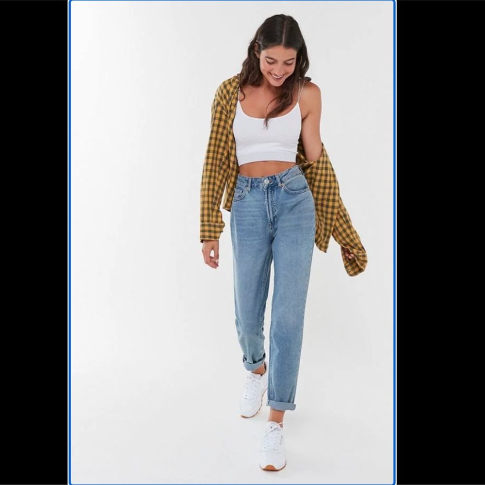 BDG High Waisted Mom Jeans in Size 26